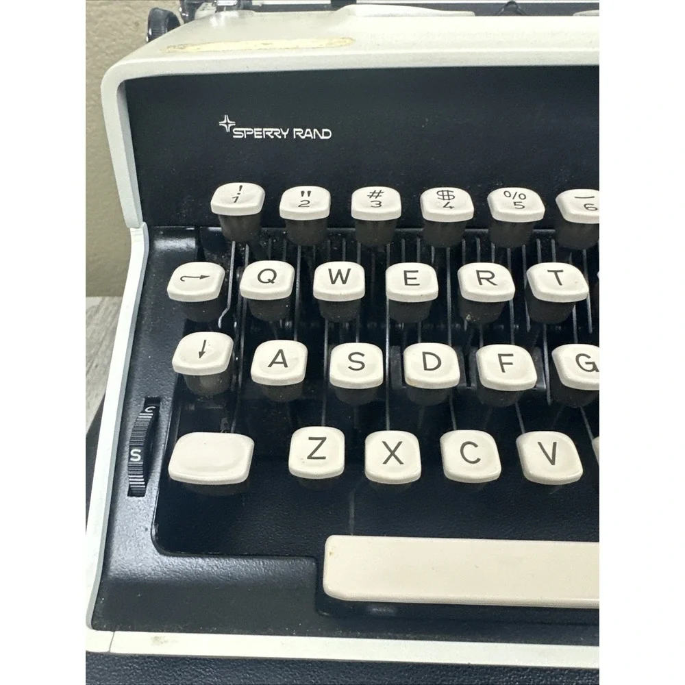 Remington Monarch 1 Typewriter Sperry Rand Portable Wht W Case Mid Century Rare